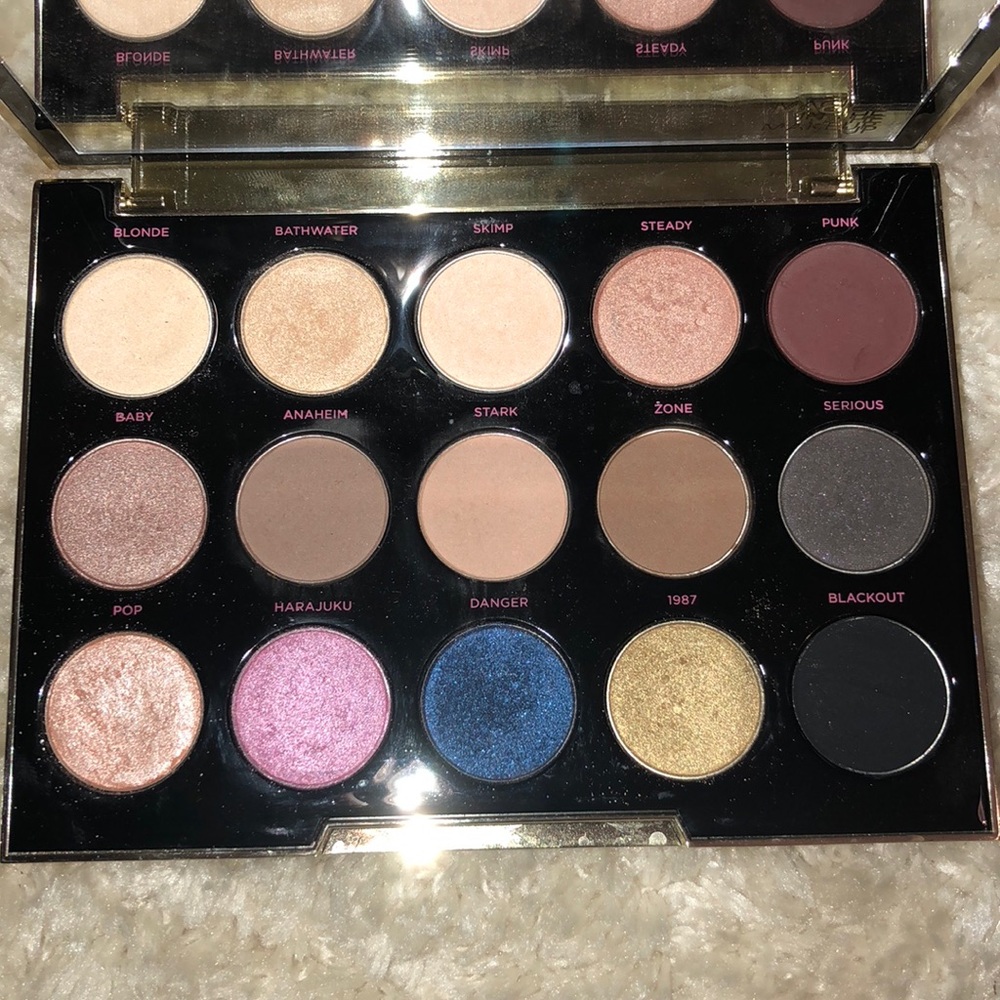 (ON HOLD) Urban DecayxGwen Stefani Eyeshadow Palet